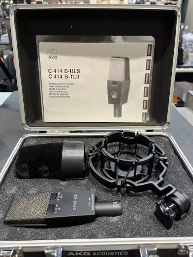 AKG C414