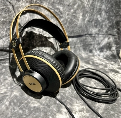 AKG - K92