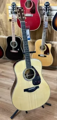 Store Special Product - Yamaha - LL16ARE