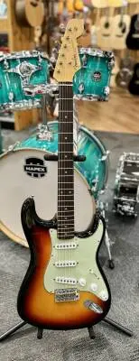 FENDER VINTAGE CUSTOM 1959 STRAT RW