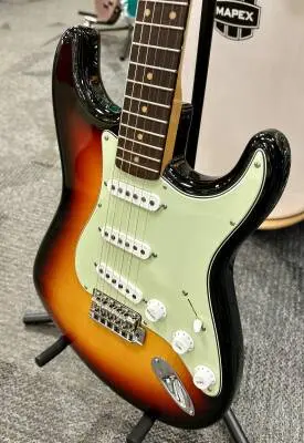 FENDER VINTAGE CUSTOM 1959 STRAT RW 2