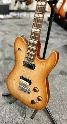 Godin Guitars - G51465 2