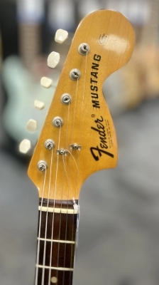 1975-1976 FENDER MUSTANG 3
