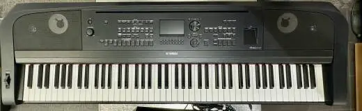 Yamaha - DGX670 B