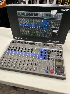 Zoom - LIVETRAK L-12 Mixer
