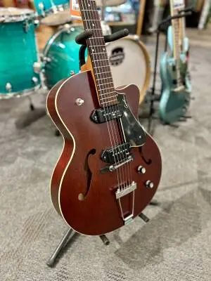 Godin Guitars - G33560 2