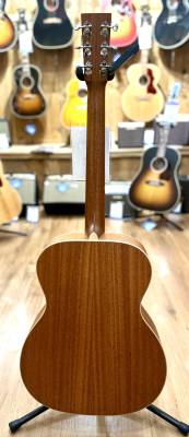 Store Special Product - Larrivee - OM40 MH