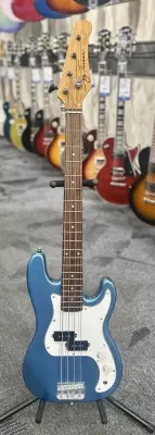 JAY TURSER SHORT-SCALE BASS