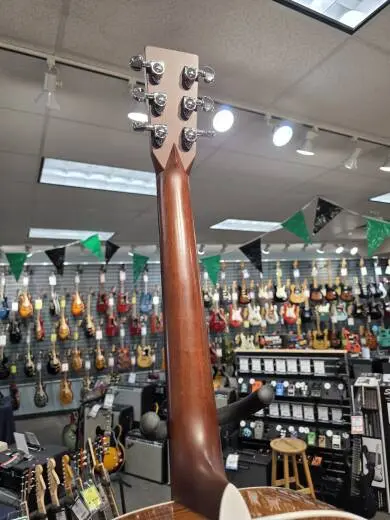 Martin Guitars - D-28 2