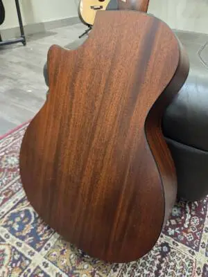 Taylor Guitars - 324CE 2