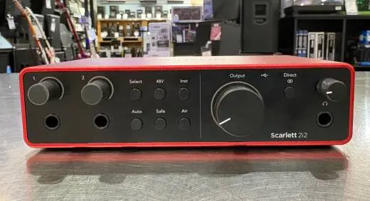 Store Special Product - Focusrite - SCARLETT2I2MK4