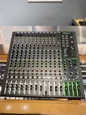 Mackie - PROFX16 V3