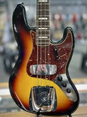 Fender Custom Shop - 1966 Jazz Bass Journeyman Relic - 3-Colour Sunburst