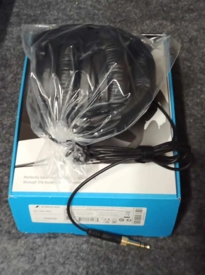 Sennheiser - HD 300 PRO 2
