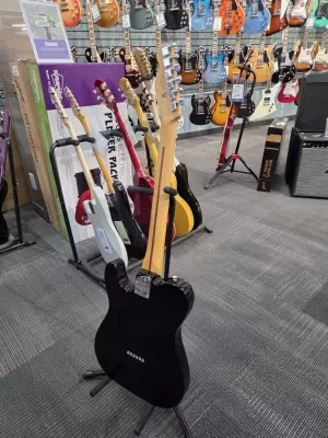 Fender - AM PRO II TELE MN BLK W/C 2