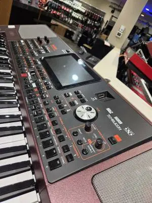 Korg - PA1000 2