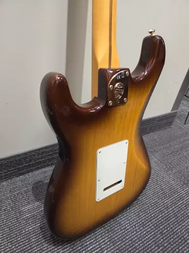 75th Anniversary Commemorative Stratocaster, Maple Fingerboard - 2-Colour Bourbon Burst 2