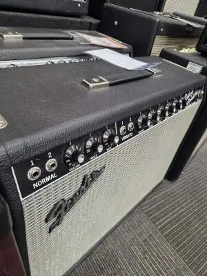 FENDER 65 DELUXE REVERB 2