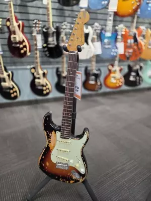 Fender - MIKE MCCREADY STRAT