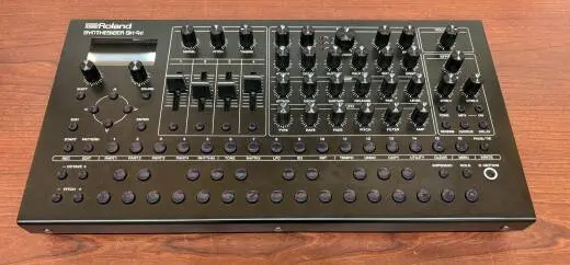 Roland - SH-4D