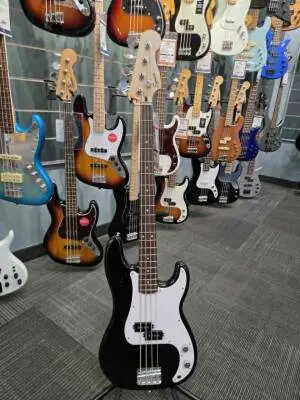 SQUIER SONIC P BASS LRL WPG BLK 2