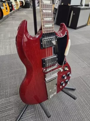 Gibson - SG STD '61 MAESTRO VINTAGE CHERRY 2