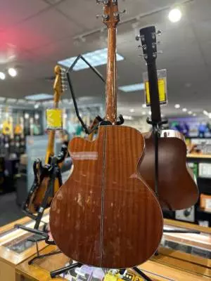 Takamine G Bass 2