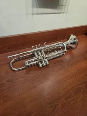 GETZEN CAPRI TRUMPET W/1ST VALVE TRIGGER S/P 2