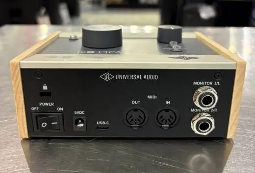 Universal Audio - UA-VOLT176 2