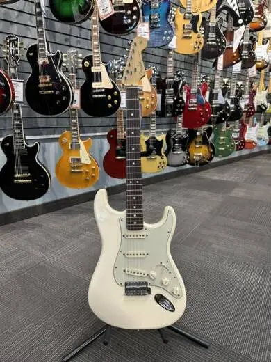 FENDER - USA NECK/MEX BODY STRAT