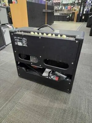 FENDER HOT ROD DEVILLE IV 212 BLACK 2