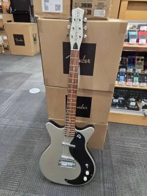 Store Special Product - Danelectro - D59M-SLVMET