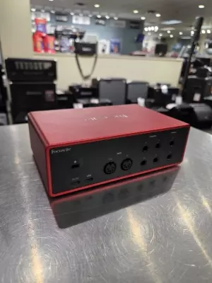 Focusrite - SCARLETT4I4MK4 2