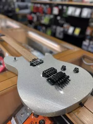EVH - Wolfgang Standard, Baked Maple Fingerboard - Silver Sparkle 2
