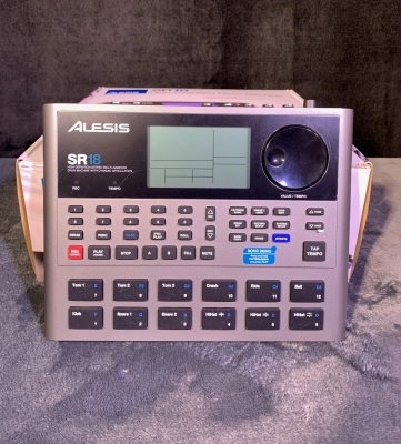 Alesis - SR-18 2