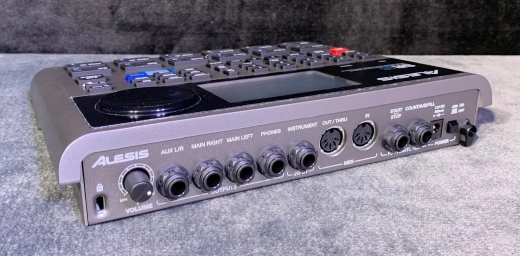 Alesis - SR-18 4