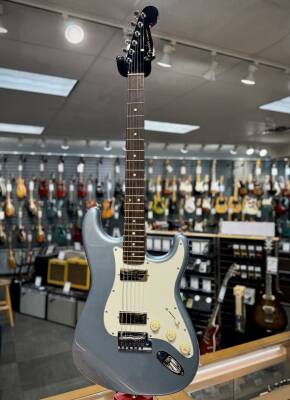 Store Special Product - Fender - American Professional II Stratocaster HH, Rosewood Fingerboard - Ice Blue Metallic