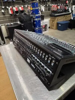 Allen & Heath - QU-24 2
