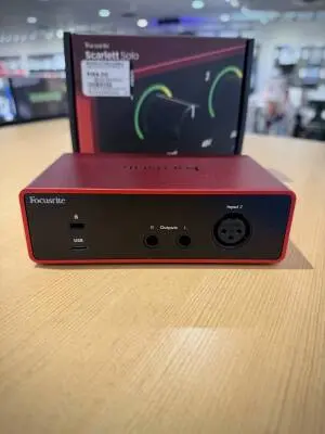 Focusrite - SCARLETTSOLOMK4 2