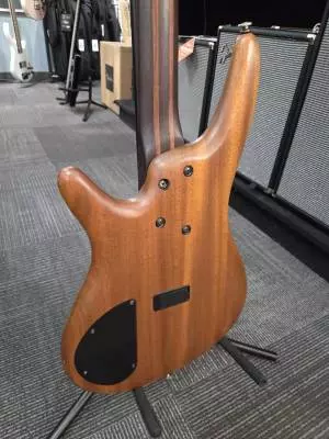 IBANEZ MAHOGANY BODY 4-STRING BASS 2