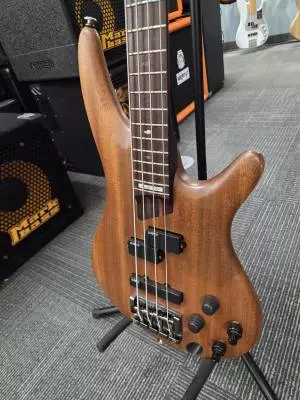 IBANEZ MAHOGANY BODY 4-STRING BASS 2