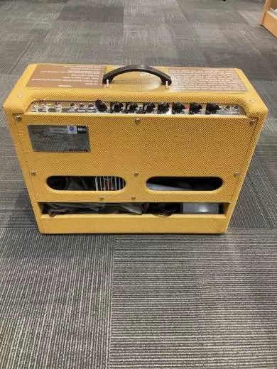 Store Special Product - Fender - 223-2200-000