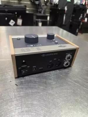 Universal Audio - UA-VOLT176 2
