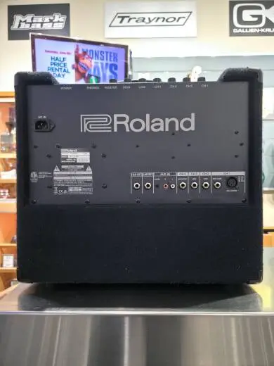 Roland KC-200 2