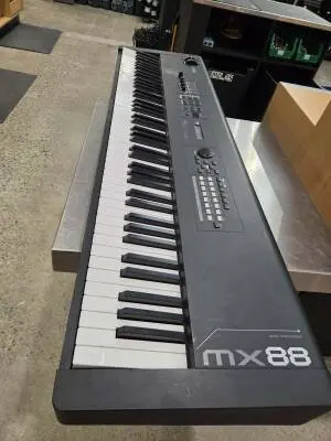 Yamaha - MX88 BK