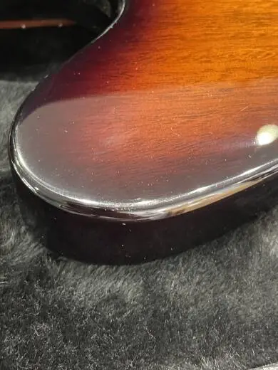 Gibson - Thunderbird Bass Guitar with Hardshell Case - Tobacco Burst Perimeter 2