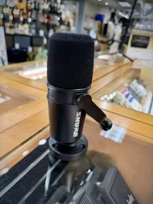 Shure - MV7X 2