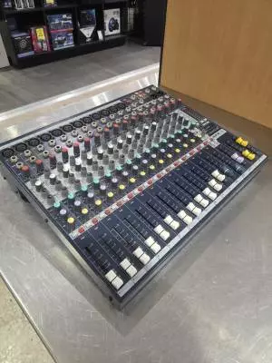 Soundcraft - EFX12 2