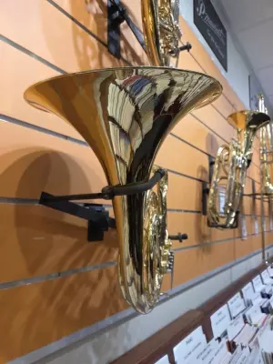 CONN SINGLE FRENCH HORN W/ CASE 2