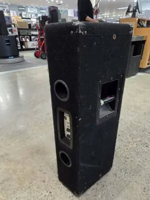 Yorkville Sound - E210 2